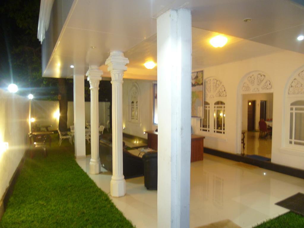 Crystal V Tourist Resort Anuradhapura Ngoại thất bức ảnh