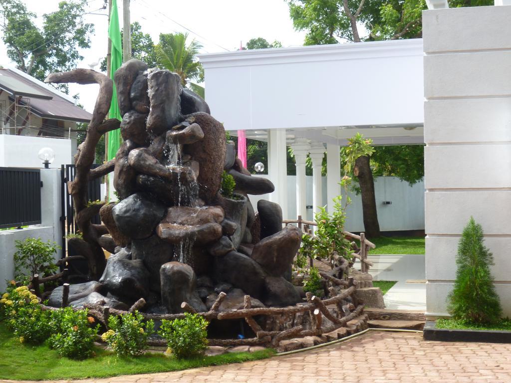 Crystal V Tourist Resort Anuradhapura Ngoại thất bức ảnh